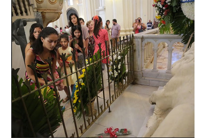 Leoneses conmemoran a Darío con solemne eucaristía