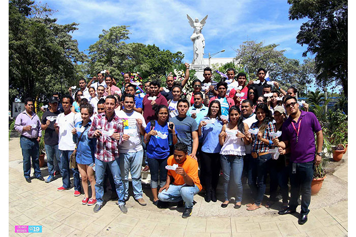Juventud Sandinista y Alcaldía de Managua rinden tributo al Padre del Modernismo