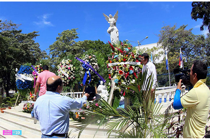 Juventud Sandinista y Alcaldía de Managua rinden tributo al Padre del Modernismo