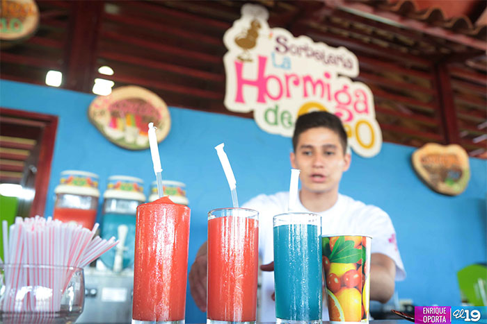 La Hormiga de Oro deleita con sus sorbetes a familias de Managua