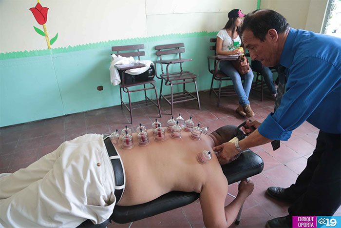 Promueven uso de medicina natural