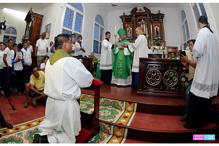 Cardenal Brenes nombra nuevo párroco de Iglesia Santo Domingo de Guzmán en Las SierritasR