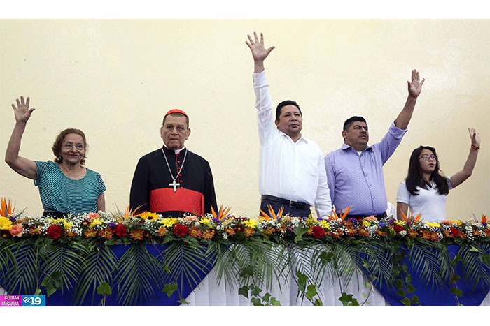 Inicia Año Escolar 2015 con entusiasmo entre comunidad educativa