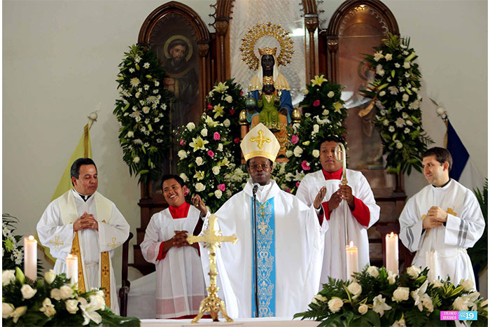 La Concepción celebra misa y procesión en honor a la Virgen de Montserrat