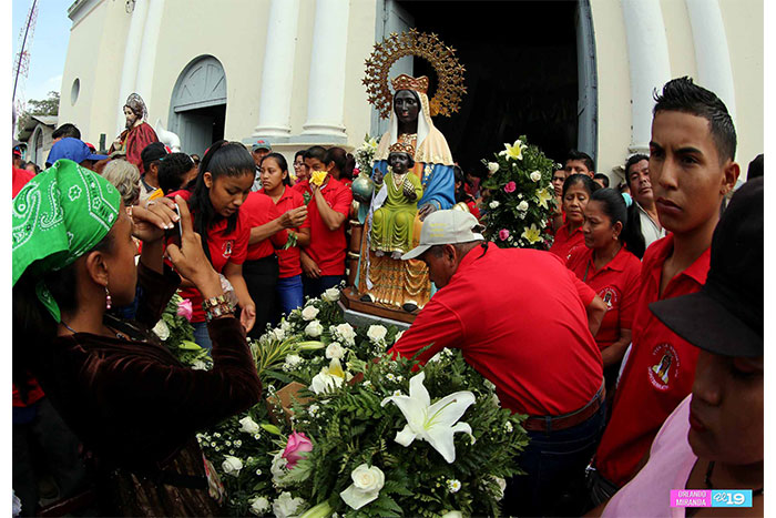 La Concepción celebra misa y procesión en honor a la Virgen de Montserrat