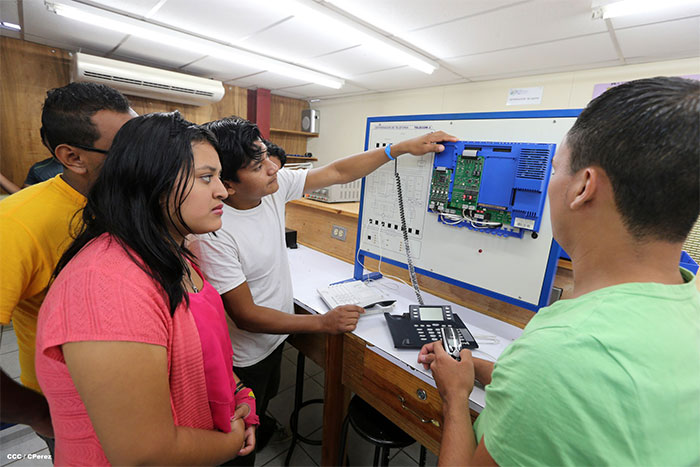 Inauguran aula de telecomunicaciones en Jinotepe