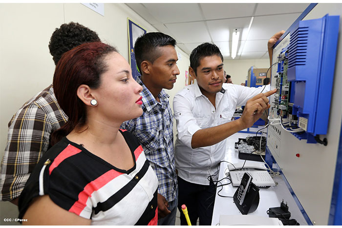 Inauguran aula de telecomunicaciones en Jinotepe