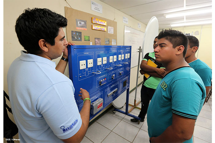 Inauguran aula de telecomunicaciones en Jinotepe