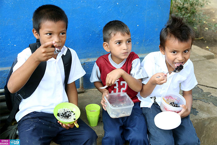 Inician las clases y también la entrega de la Merienda Escolar