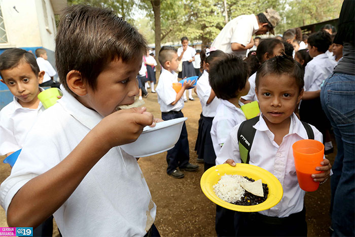 Inician las clases y también la entrega de la Merienda Escolar
