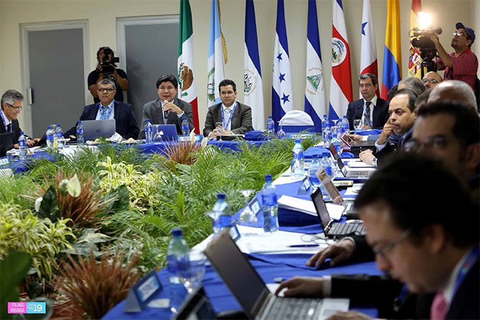 SIEPAC evalúa avances de la red de transmisión eléctrica y de telecomunicaciones regional