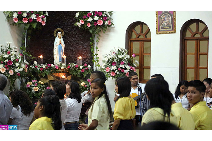 Celebran 157 años de la aparición de Nuestra Señora de Lourdes