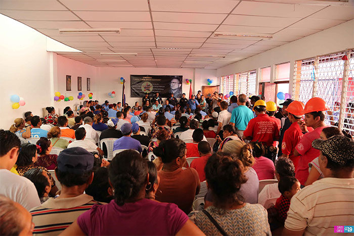 Policía celebra asambleas con familias comerciantes del Mercado Oriental y El Mayoreo