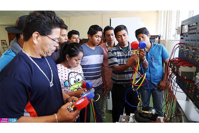 Jóvenes aprovechan nueva oferta de carreras técnicas en Masaya