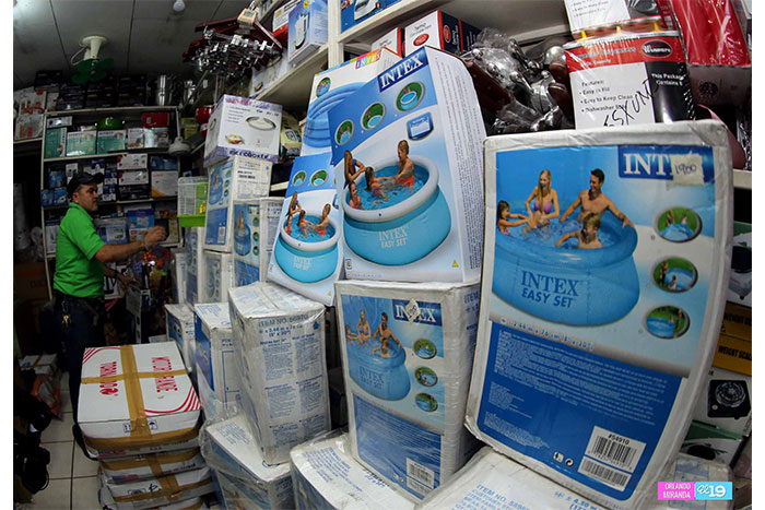 Mercados empiezan a ofrecer productos veraniegos