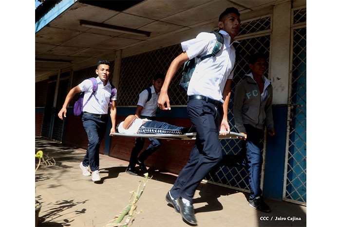 Estudiantes de Diriamba participan de simulacros ante desastres