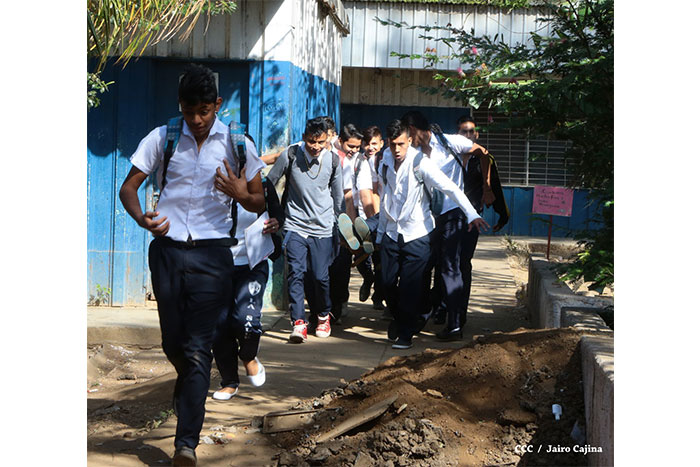Estudiantes de Diriamba participan de simulacros ante desastres