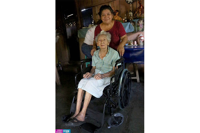 Promotoría Solidaria entrega sillas de ruedas a adultos mayores y personas con discapacidad en Ticuantepe