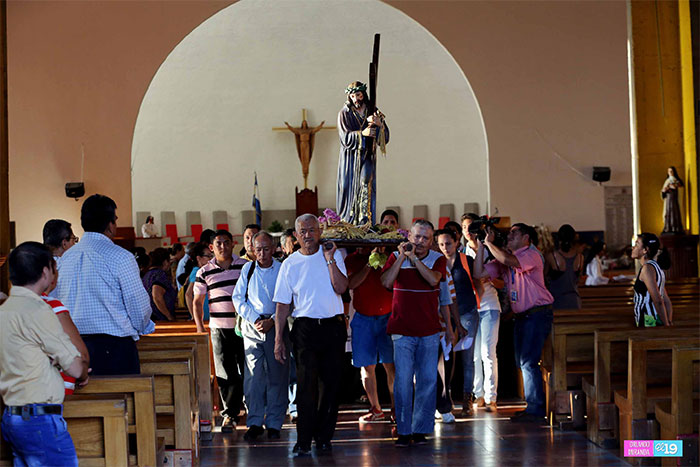 Celebran primer Viacrucis de la Cuaresma en Catedral de Managua