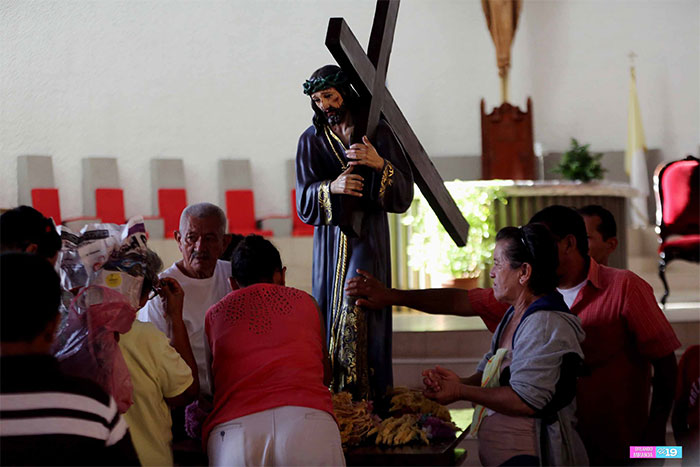 Celebran primer Viacrucis de la Cuaresma en Catedral de Managua