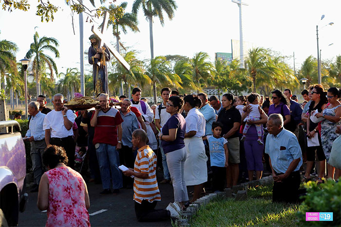 Celebran primer Viacrucis de la Cuaresma en Catedral de Managua