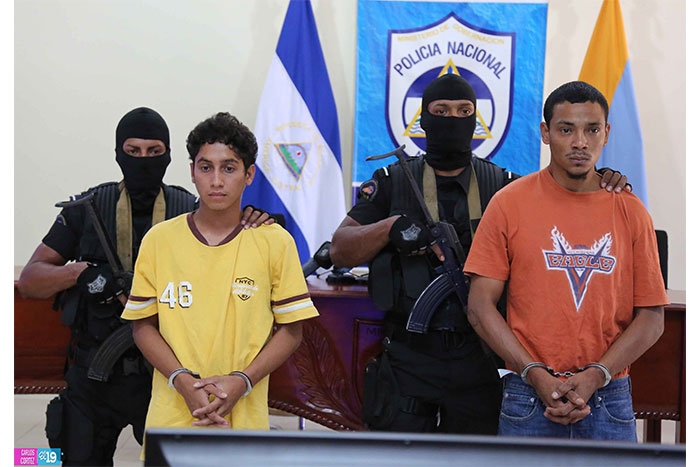 Policía captura y presenta a culpables del homicidio en Ruta 102