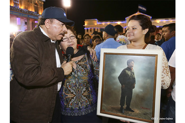 Presidente Daniel sostiene amplio intercambio con familiares de héroes de San José de las Mulas