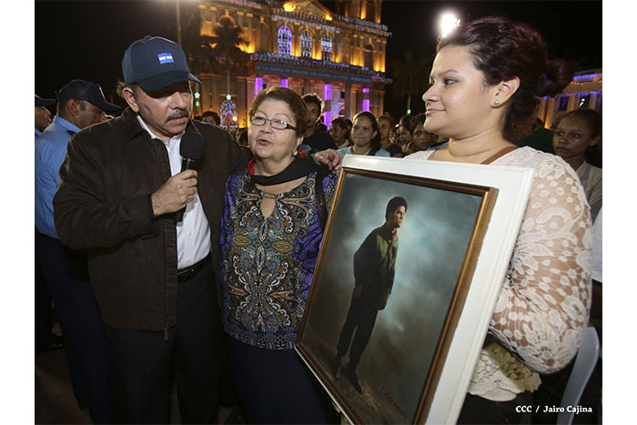 Presidente Daniel sostiene amplio intercambio con familiares de héroes de San José de las Mulas