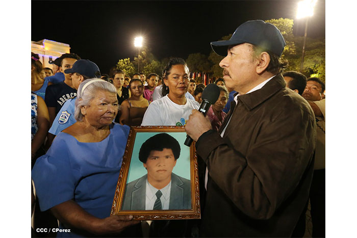 Presidente Daniel sostiene amplio intercambio con familiares de héroes de San José de las Mulas