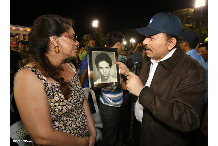 Presidente Daniel sostiene amplio intercambio con familiares de héroes de San José de las Mulas
