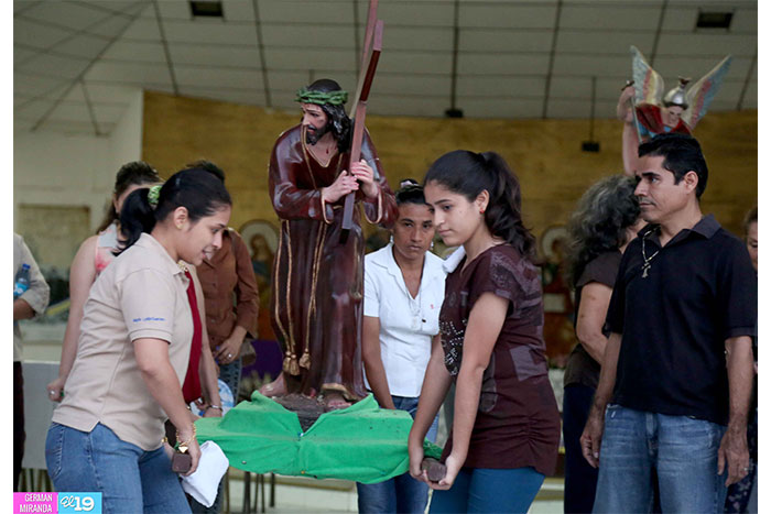 Policía Nacional brinda seguridad a católicos que celebraron Via Crucis en Managua