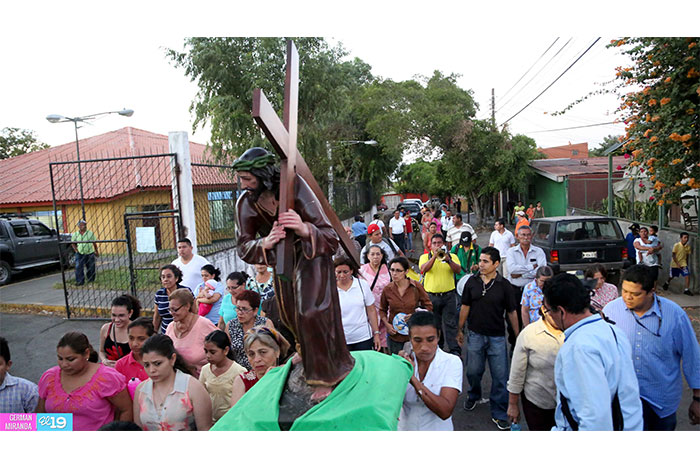 Policía Nacional brinda seguridad a católicos que celebraron Via Crucis en Managua