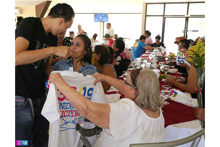 Juventud Sandinista comparte con Madres de Héroes y Mártires de San José de las Mulas