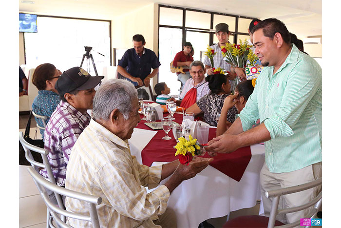 Juventud Sandinista comparte con Madres de Héroes y Mártires de San José de las Mulas