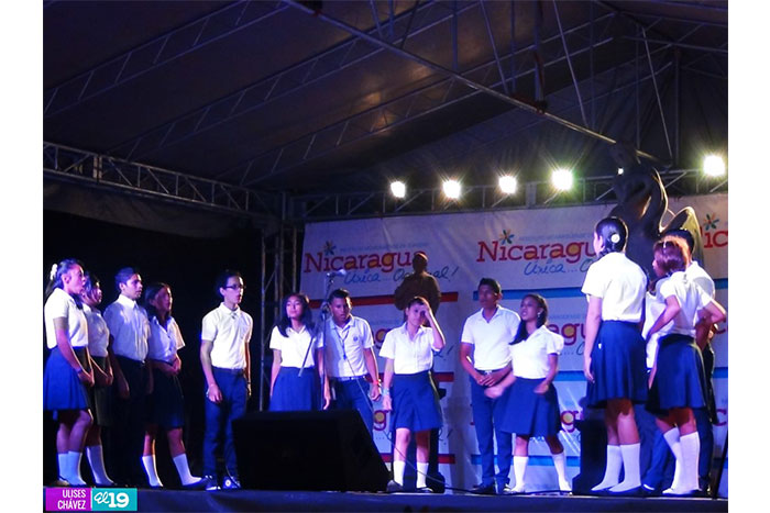 Familias granadinas disfrutan de Noches Culturales Darianas 