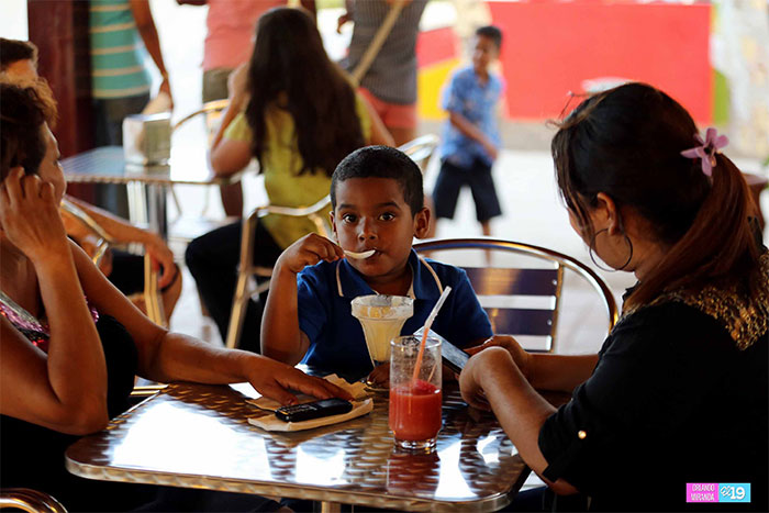 Éxito total con atractivos de la Avenida de Bolívar a Chávez