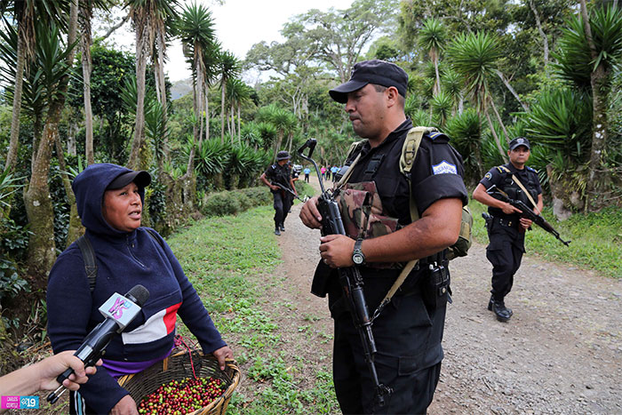 Policía Nacional brinda seguridad a familias y productores matagalpinos