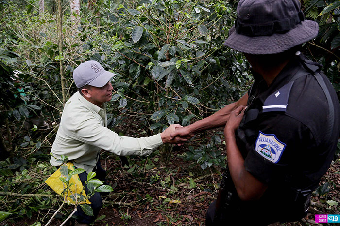 Policía Nacional brinda seguridad a familias y productores matagalpinos
