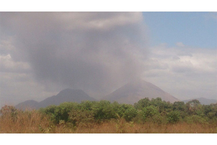 Dos explosiones en Volcán San Cristóbal