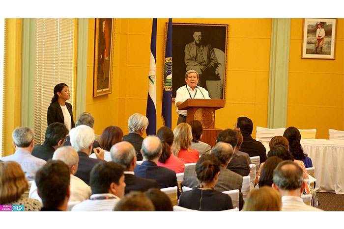 Gobierno expone modelo de atención y prevención ante desastres a Cuerpo Diplomático