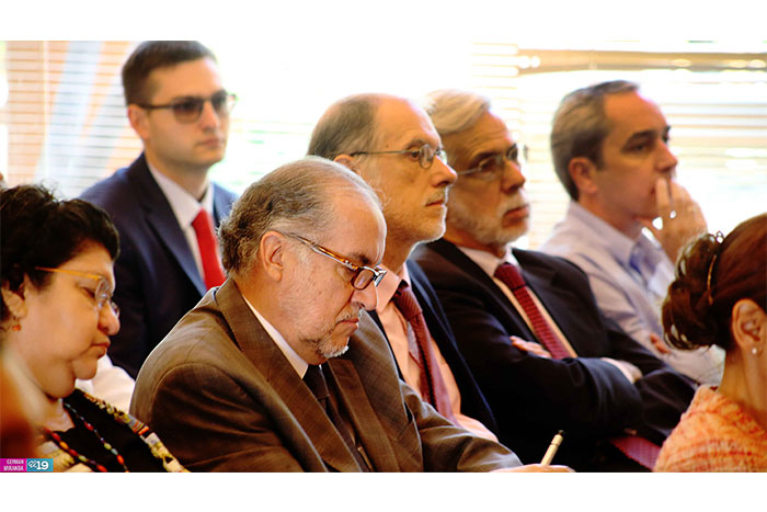 Gobierno expone modelo de atención y prevención ante desastres a Cuerpo Diplomático