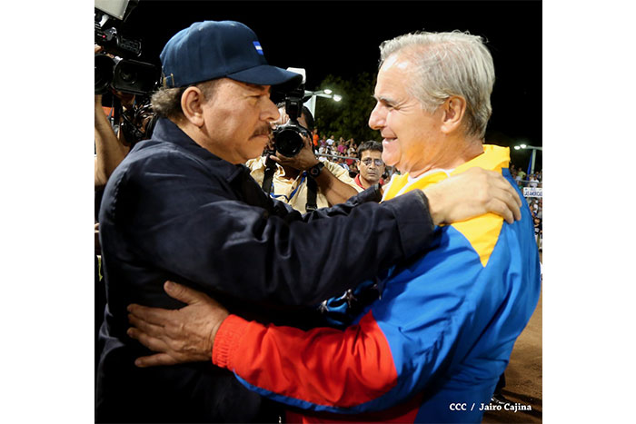 Daniel inaugura Estadio de Béisbol Infantil “Hugo Chávez Frías”