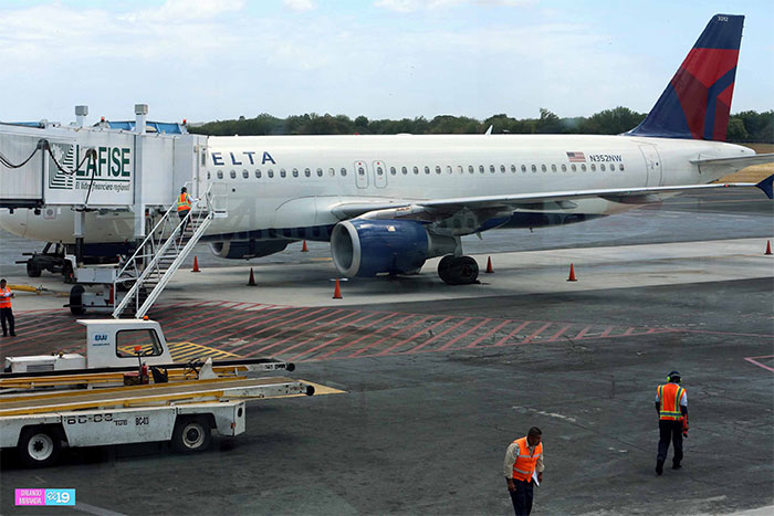 Avión Delta realiza aterrizaje de emergencia en Aeropuerto Augusto C. Sandino