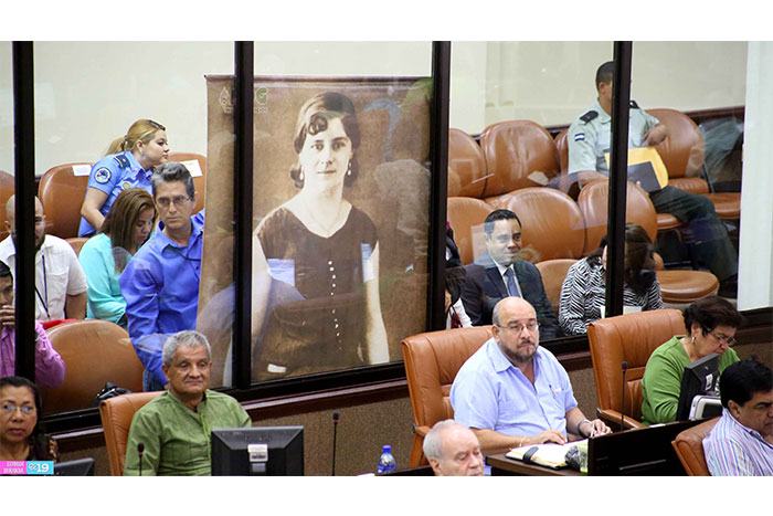 Asamblea Nacional declara Heroína Nacional a Blanca Stella Arauz