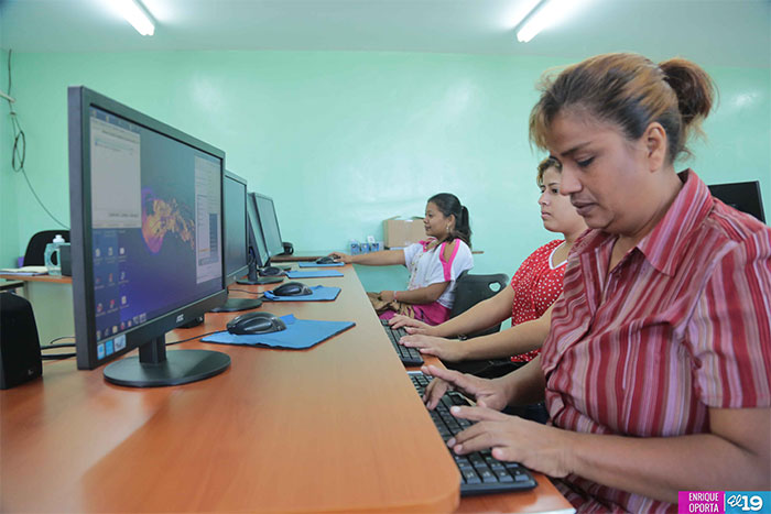 Inician curso lectivo en Escuelas de Oficios