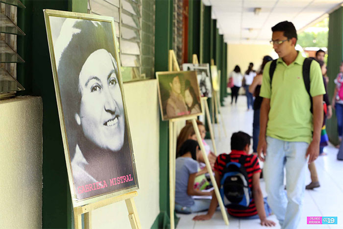Estudiantes de la UCA celebran Día de la Mujer