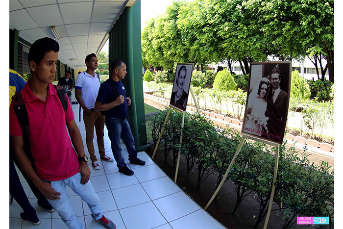 Estudiantes de la UCA celebran Día de la Mujer