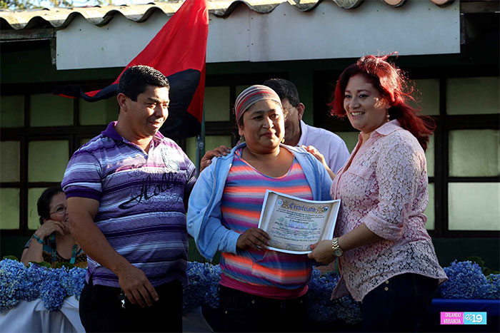 Reconocen aporte de la mujer al desarrollo integral de sus comunidades