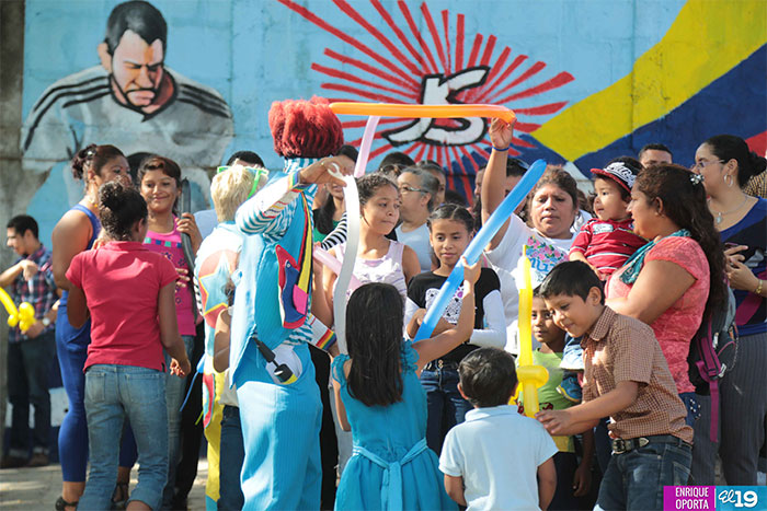 Inauguran parque infantil en honor a Arlen Siu
