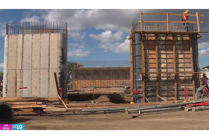 Avanza construcción de paso a desnivel de Rubenia